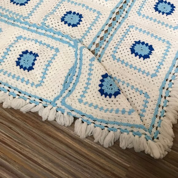 Granny Square Crochet Loveseat Sofa Chair Shape Cover Vintage Phentex Blue/White - Picture 3 of 5